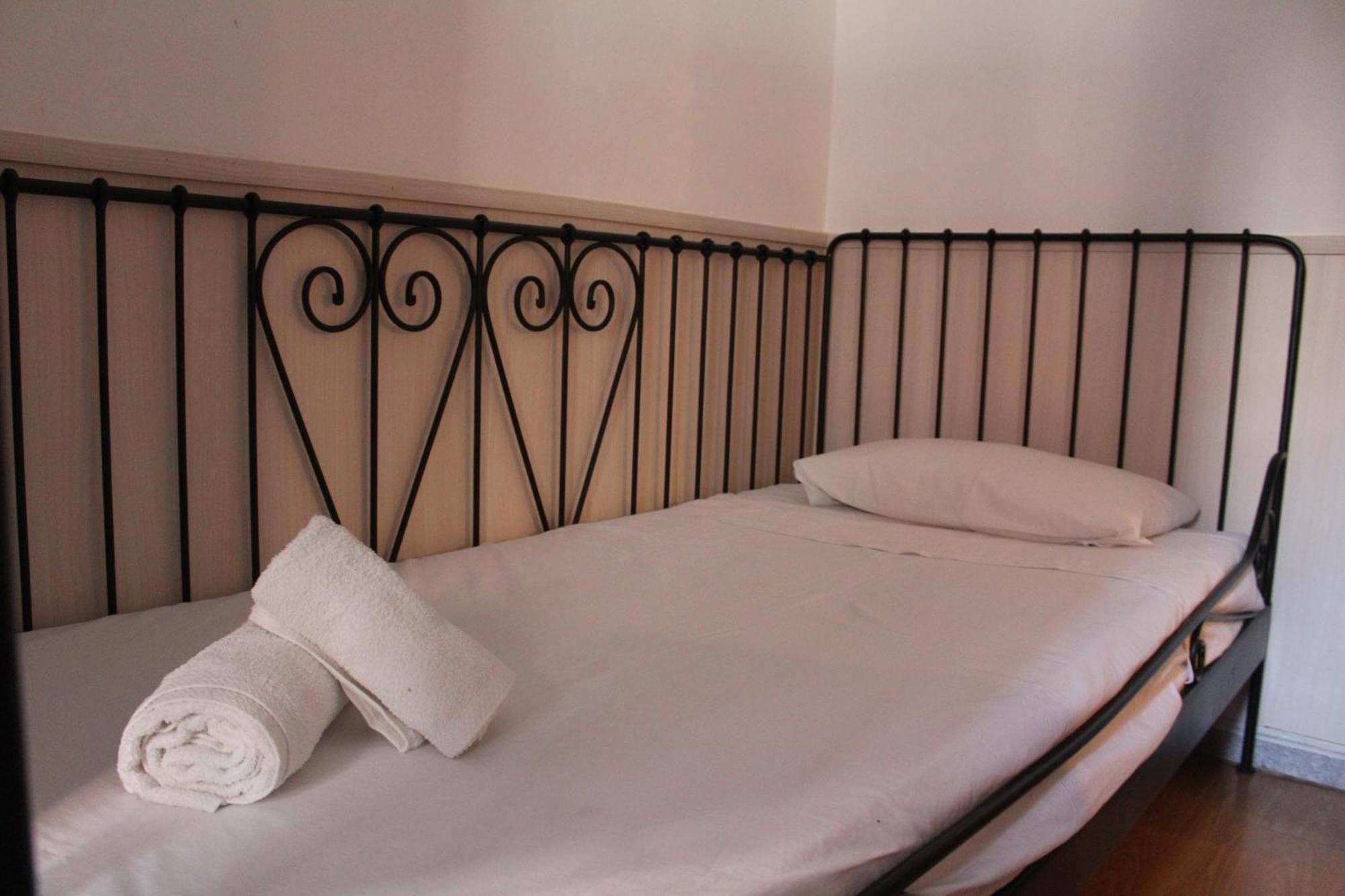 Aires De Gredos/Bajo Appartement Candeleda Buitenkant foto