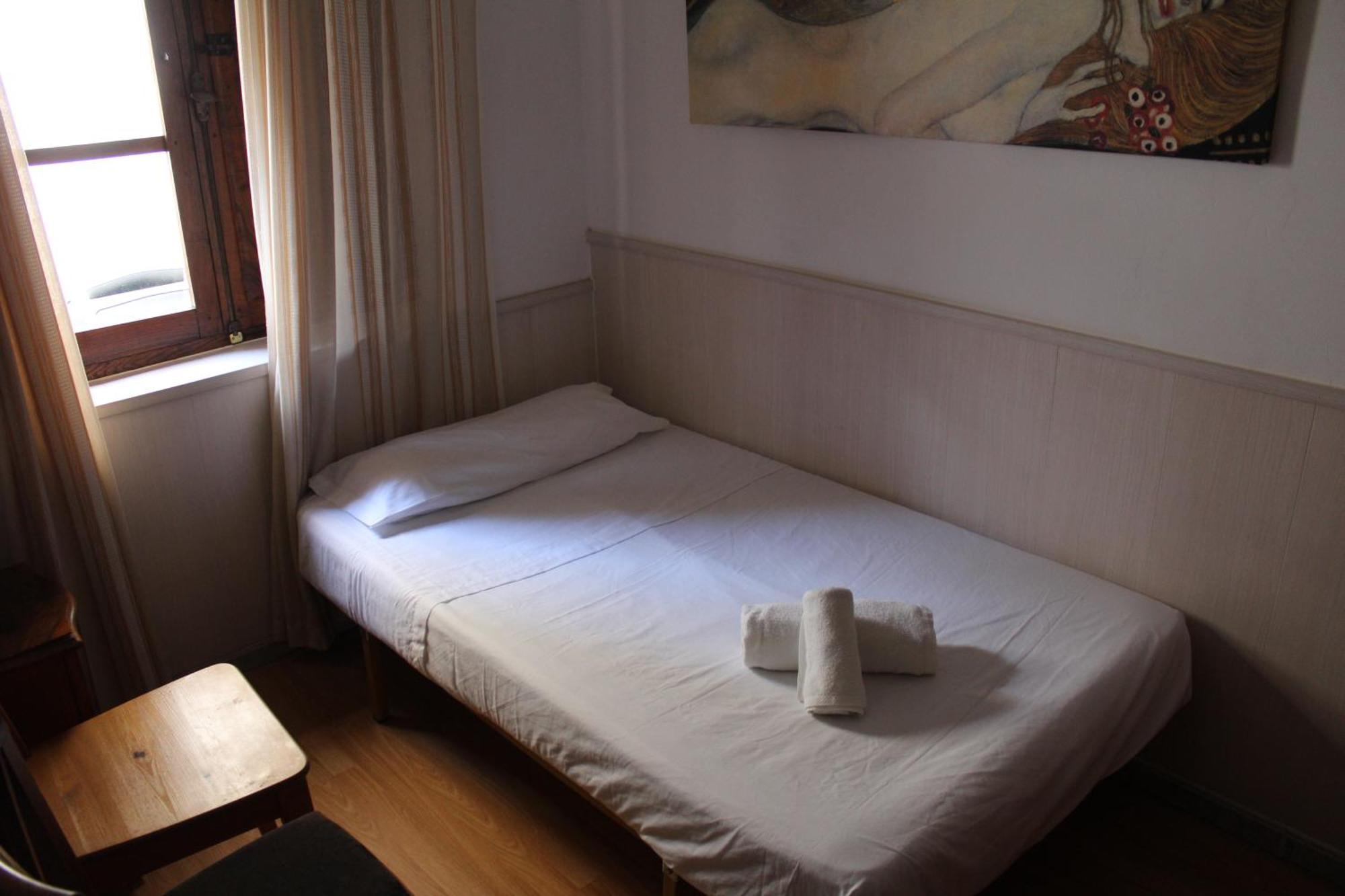Aires De Gredos/Bajo Appartement Candeleda Buitenkant foto